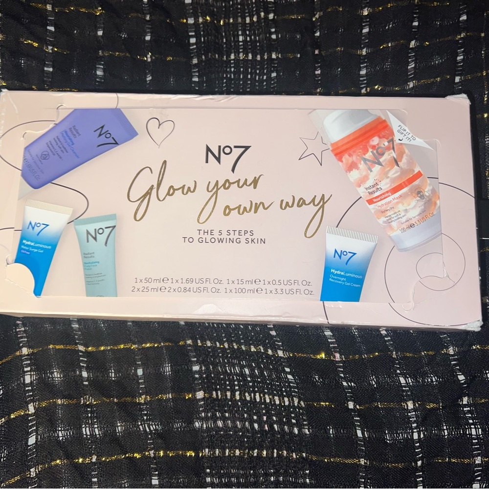 No.7 Skin Care Kit Glow Your Way. New.